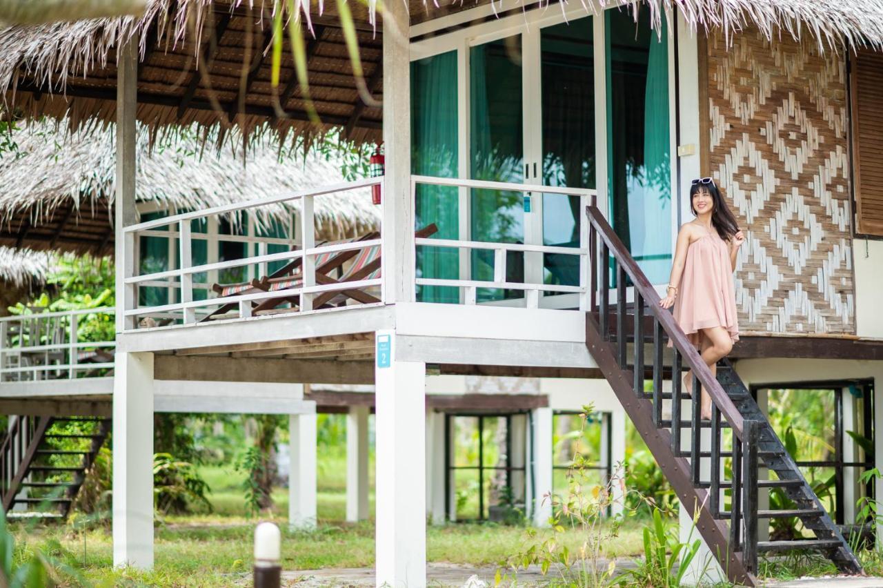 Pawapi Beach Resort Ko Mook Bagian luar foto